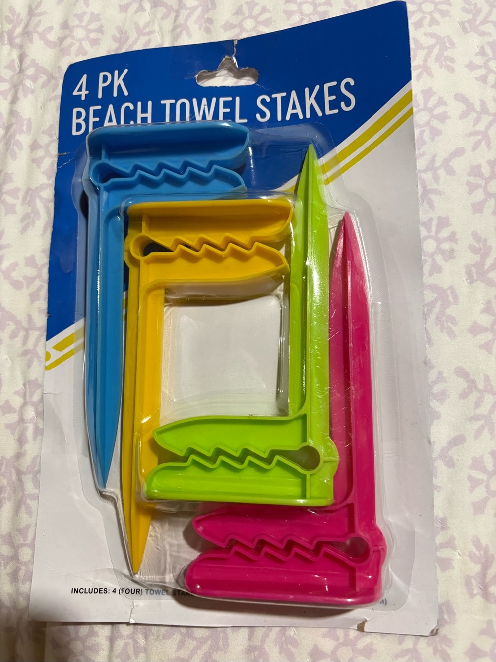 Plastic Beach Towel Stakes — Blue, Yellow, Lime, Pink (4-Pack)